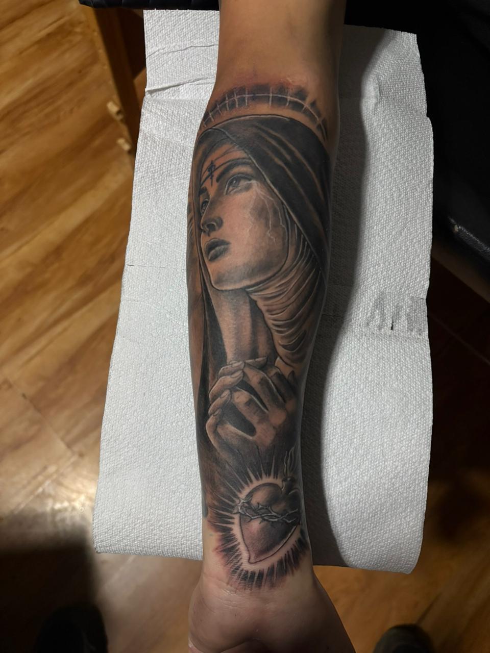 Virgen orando, blackwork